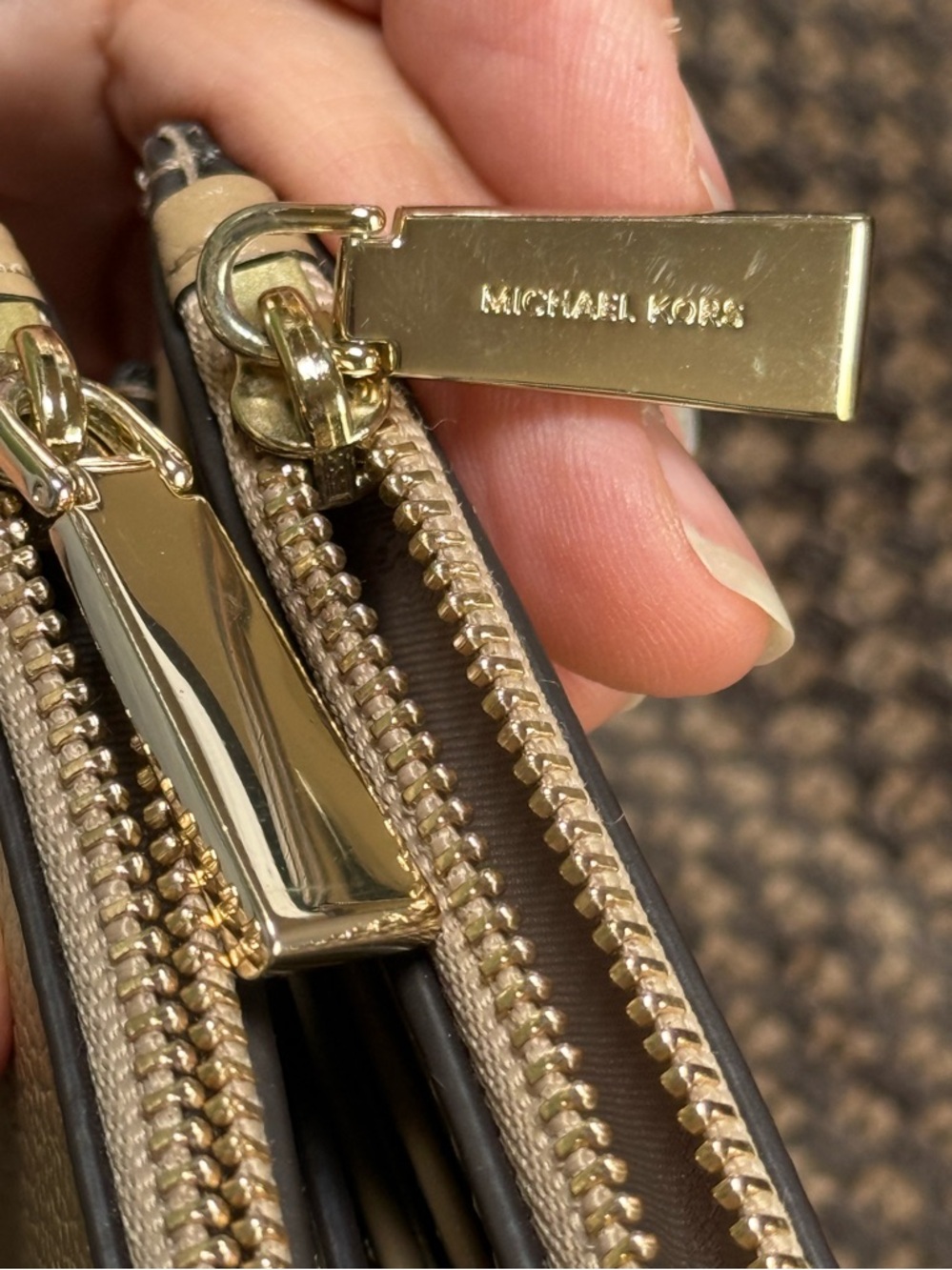 Michael Kors Jet Set Large Zip Clutch Wallet wristlet w/pebbled leather. - Picture 11 of 16